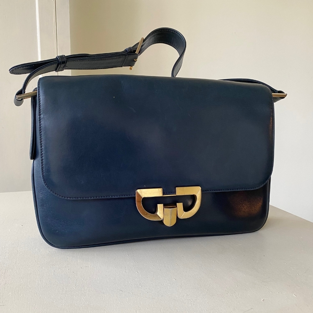 VINTAGE NAVY GUCCI PURSE